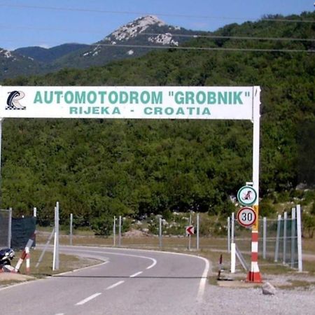 Apartman Hana U Blizini Automotodroma Grobnik I Kostrenski Plaza Kostrena Luaran gambar